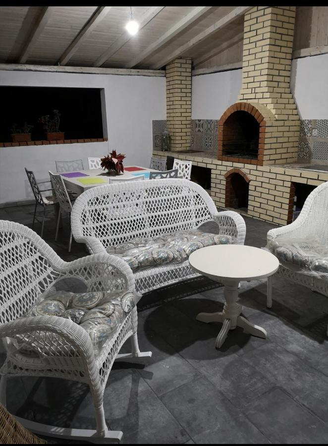 Pensiunea Gradina Ascunsa Bughea de Jos ภายนอก รูปภาพ